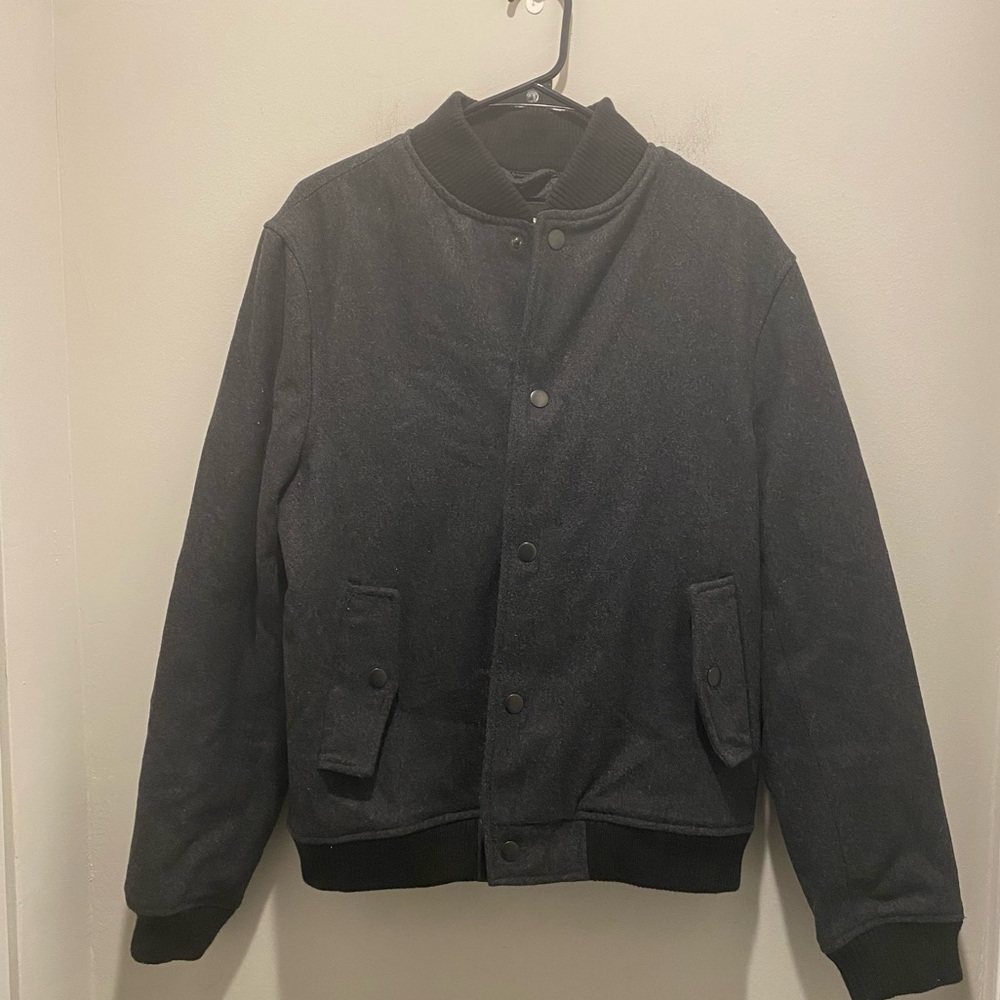 Old Navy Stylish Charcoal Bomber Jacket Men’s Size Medium EUC Winter Coat